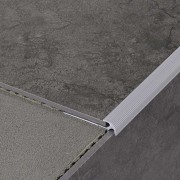 Γωνία εξωτερική προφίλ δαπέδων lvt ασημί 2.7m 111/2/F