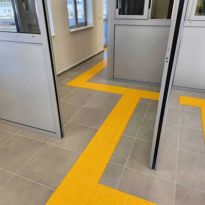 Πλακίδιο Όδευσης Τυφλών Κίτρινο 30x30cm με Ανάγλυφες Ραβδώσεις 