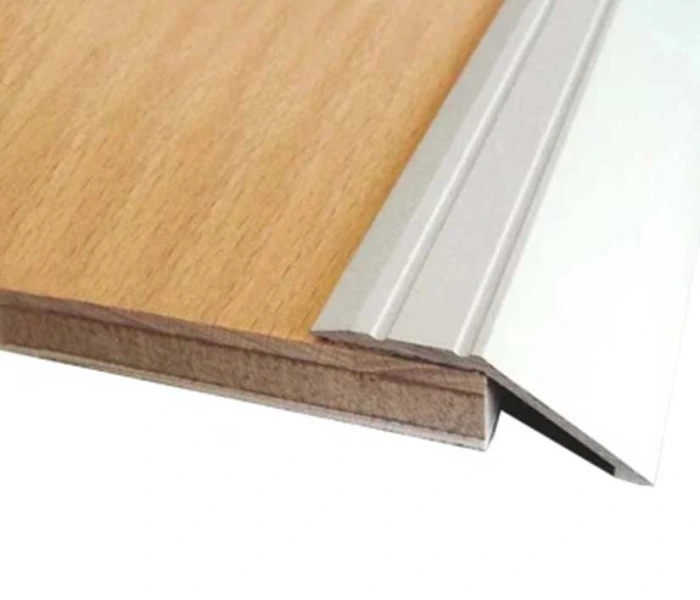μεγάλη ποικιλία σε προφίλ για laminate δάπεδα σε διάφορα χρώματα - Α. Κασιμάτης χώρους με ηλεκτροστατικές απαιτήσεις όπως νοσοκομεία και εργαστήρια - Α. Κασιμάτης